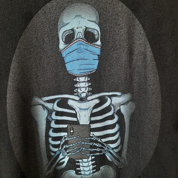 Black T-shirt with skeleton image limited edition 2020 large - Picture 2 of 7